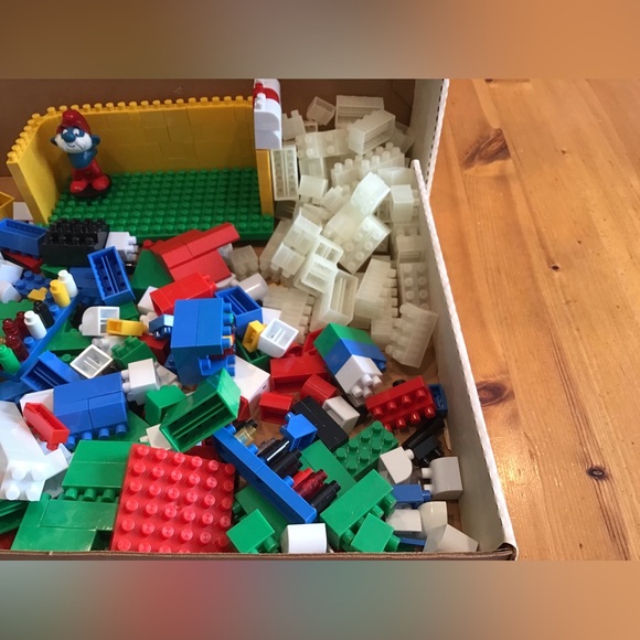 VINTAGE PAPA SMURF’S LABORATORY 1982 LOC BLOCS GLOW IN THE DARK BRICKS EXTRAS! - Picture 9 of 12